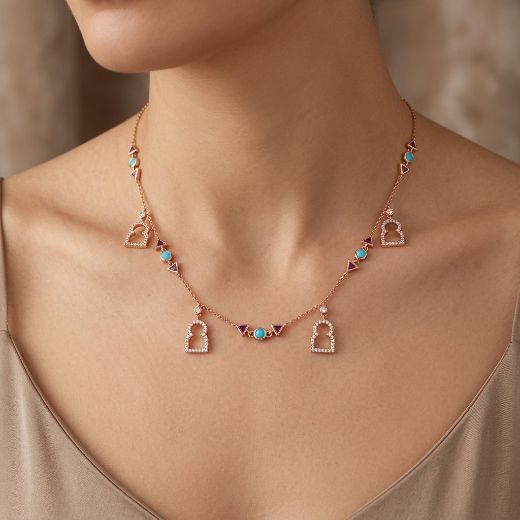 Collier Or Rose - Pampilles Portes Marocaines Serties de Pierres Multicolores — présenté sur mannequin