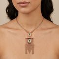 Collier boulhya en or rose 18k pendentif émaillé rouge serti, franges - bijou porté par une mannequin
