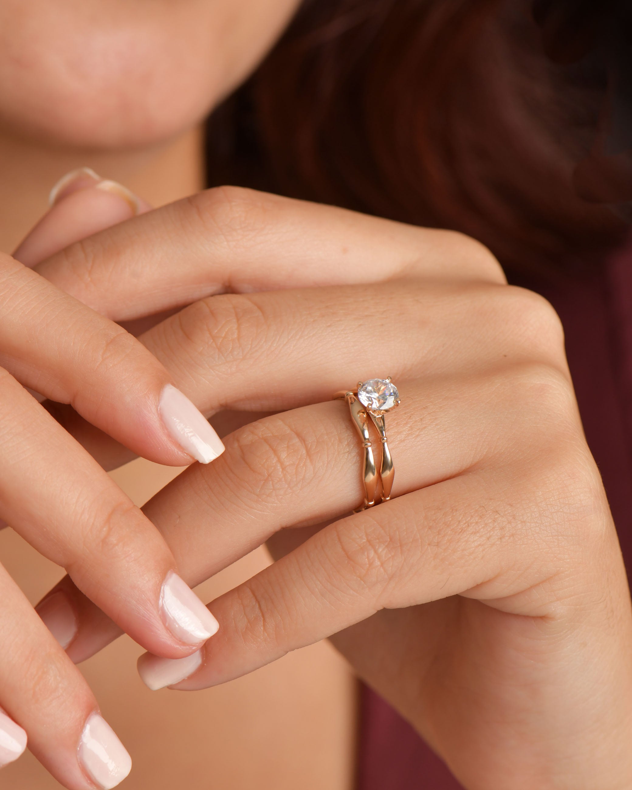 Round Solitaire Ring - Crossed Double Band White Gold
