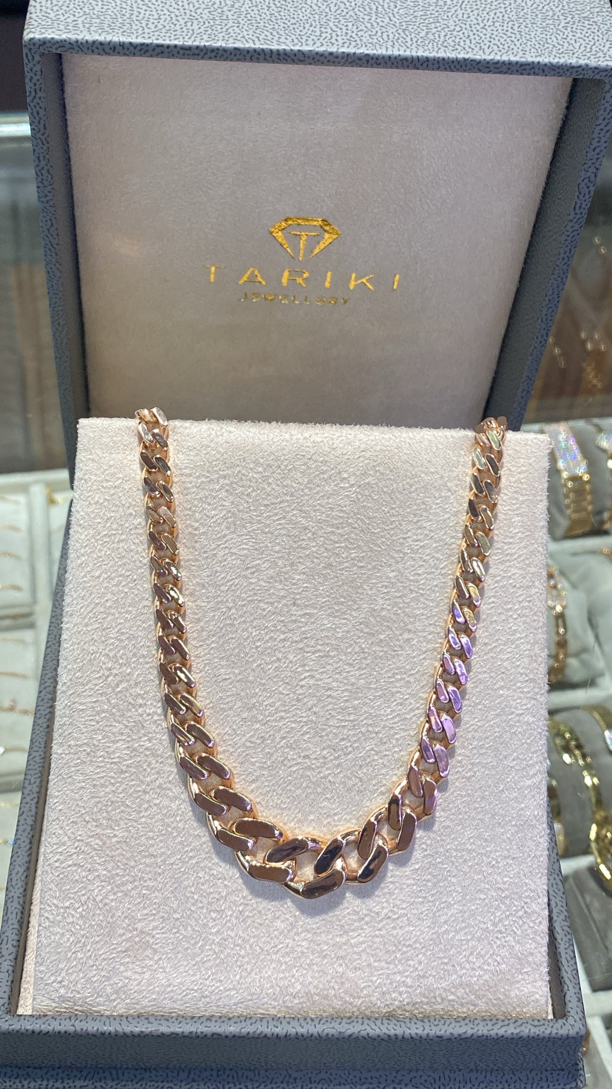 Rose Gold Necklace – Graduated Curb Chain