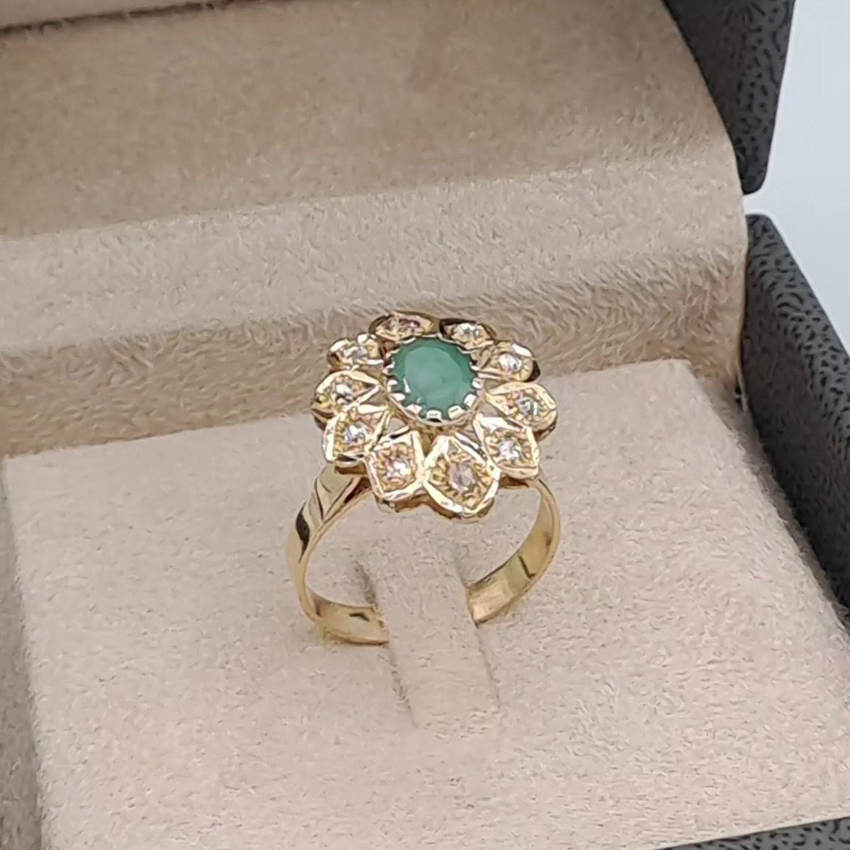 Bague Beldi Rosace Ajourée Or Jaune - Sertie d'une Pierre Verte Synthétique – or 18 carats | Tariki