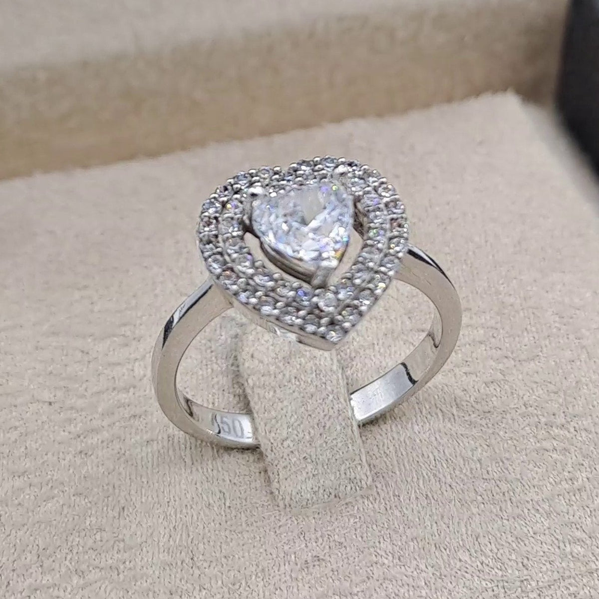Bague Cœur Halo Or Blanc - Sertie de Pierres – or 18 carats | Tariki