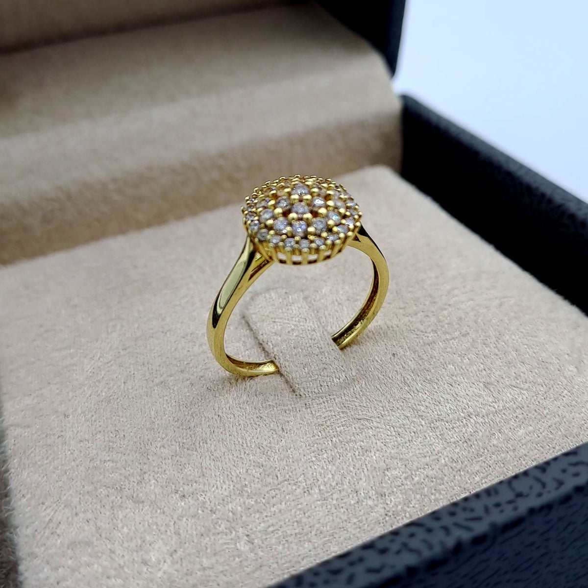 Bague Dôme Ronde Pavée de Pierres Or Jaune – or 18 carats | Tariki