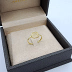 Bague Fine Or Jaune - Chaton Rond Serti de Pierres – or 18 carats | Tariki