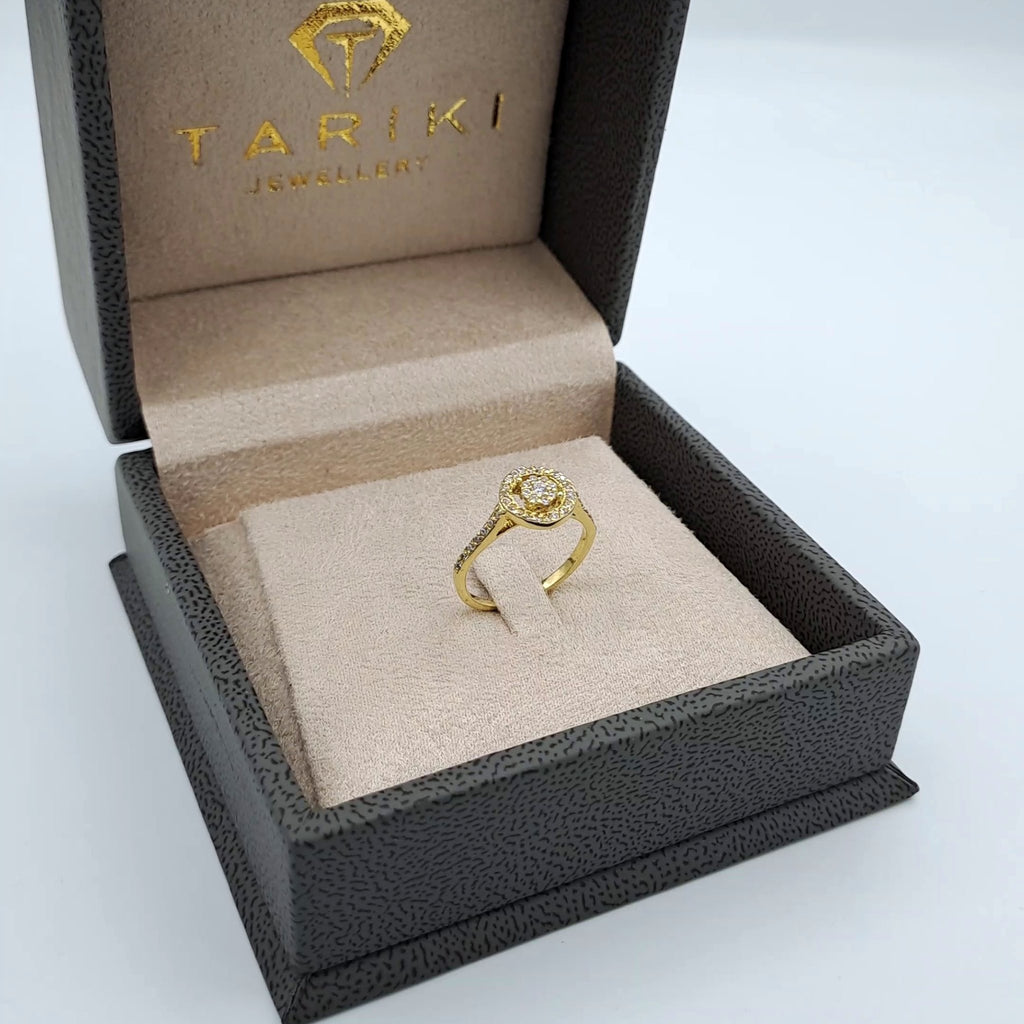 Bague Or Jaune - Chaton Rond Serti de Pierres – or 18 carats | Tariki