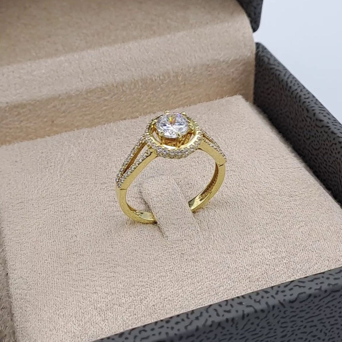 Bague Solitaire Halo Rond Or Jaune – or 18 carats | Tariki