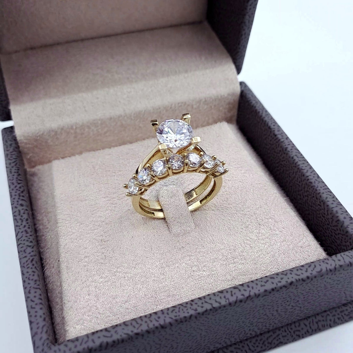 Bague Solitaire Or Jaune - Épaulée de Pierres, Double Anneau – or 18 carats | Tariki