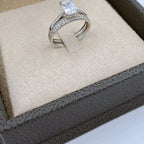 Bague Solitaire Pierre Rectangulaire Or Blanc - Double Anneau Serti – or 18 carats | Tariki