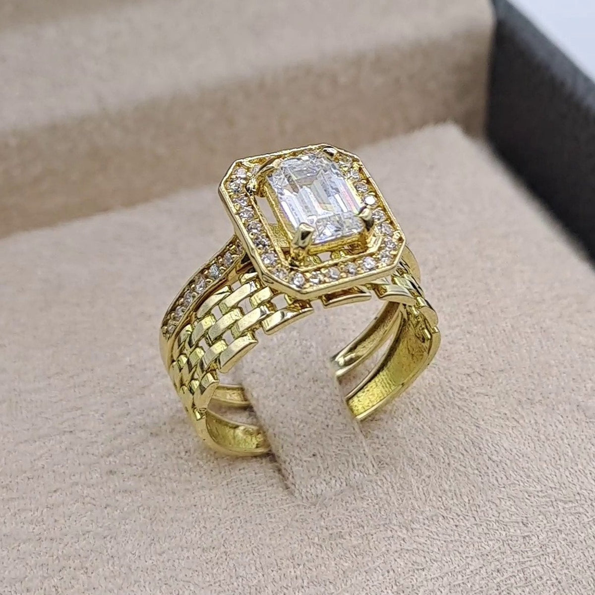 Bague Solitaire Pierre Rectangulaire Or Jaune - Anneau Motif Maille – or 18 carats | Tariki