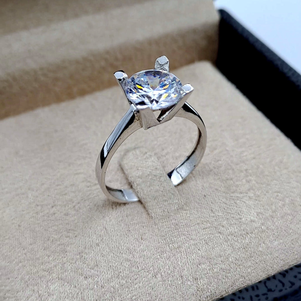 Bague Solitaire Quatre Griffes Or Blanc - Grande Pierre – or 18 carats | Tariki