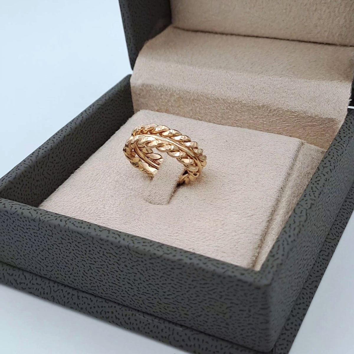 Bague Trois Anneaux Ciselés Or Rose – or 18 carats | Tariki
