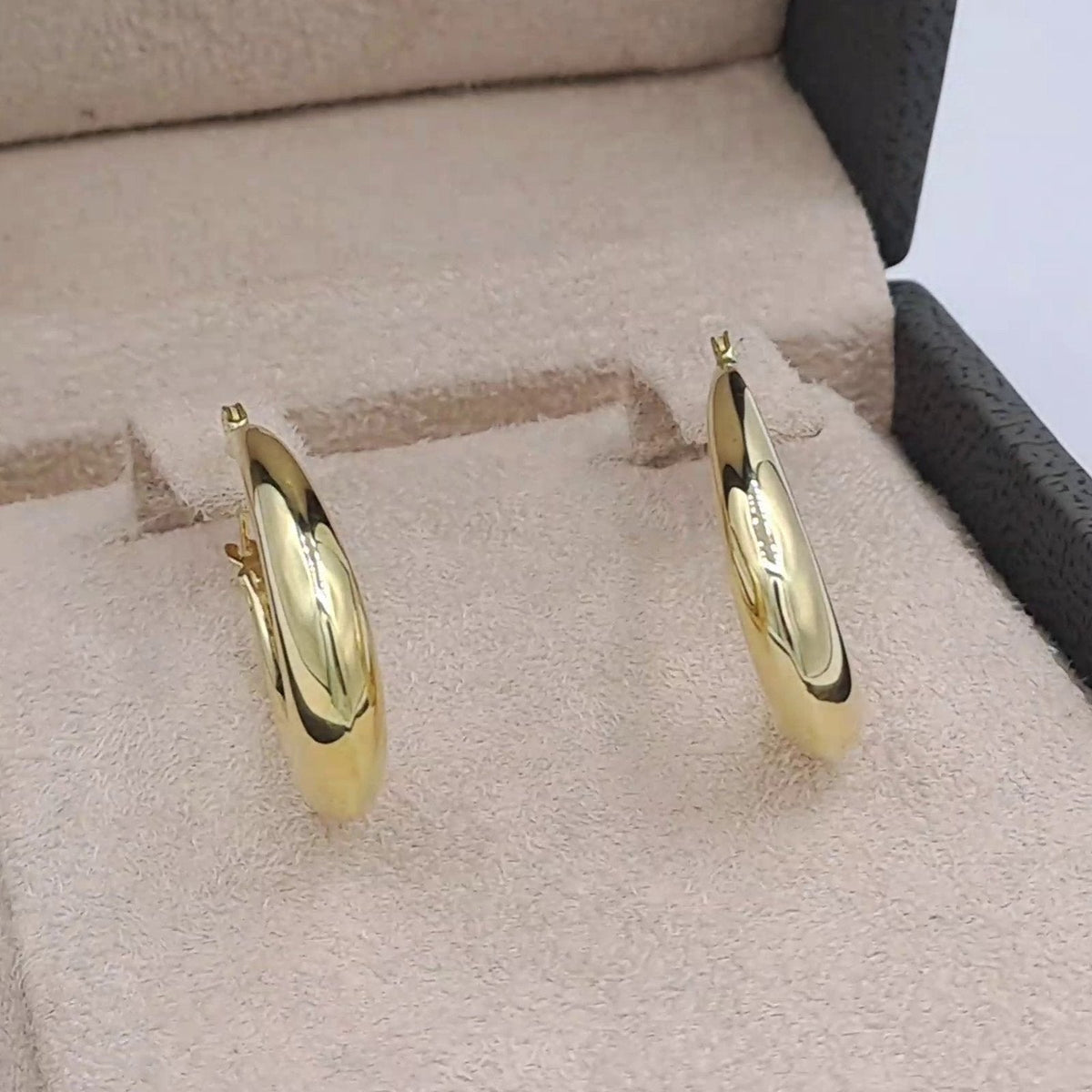 Boucles d'Oreilles Créoles Bombées Lisses Or Jaune – or 18 carats | Tariki