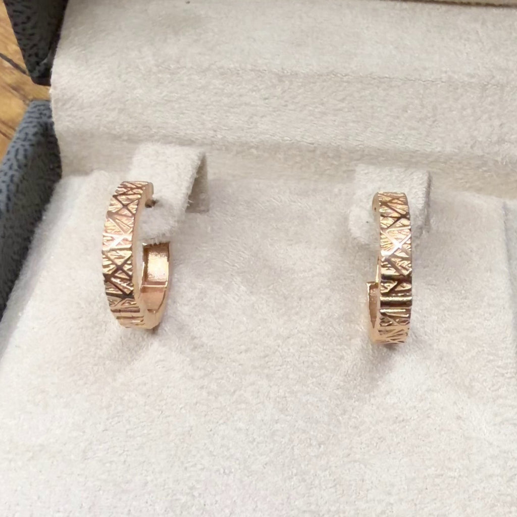 Boucles d'Oreilles Mini Créoles Ciselées Or Rose – or 18 carats | Tariki