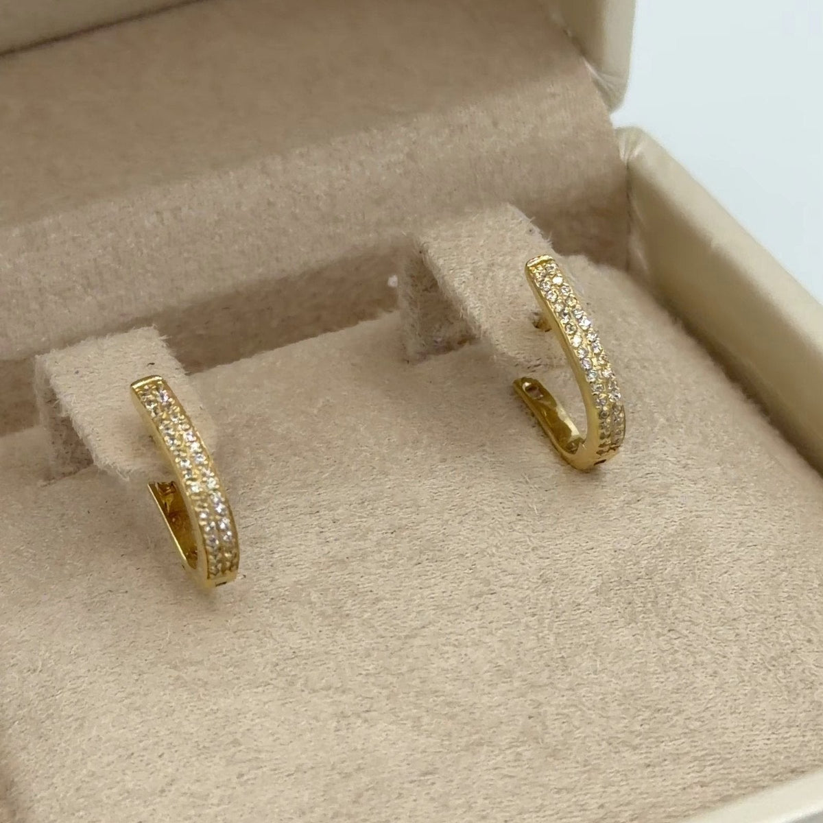 Boucles d'Oreilles Mini Créoles Or Jaune - Serties de Pierres – or 18 carats | Tariki