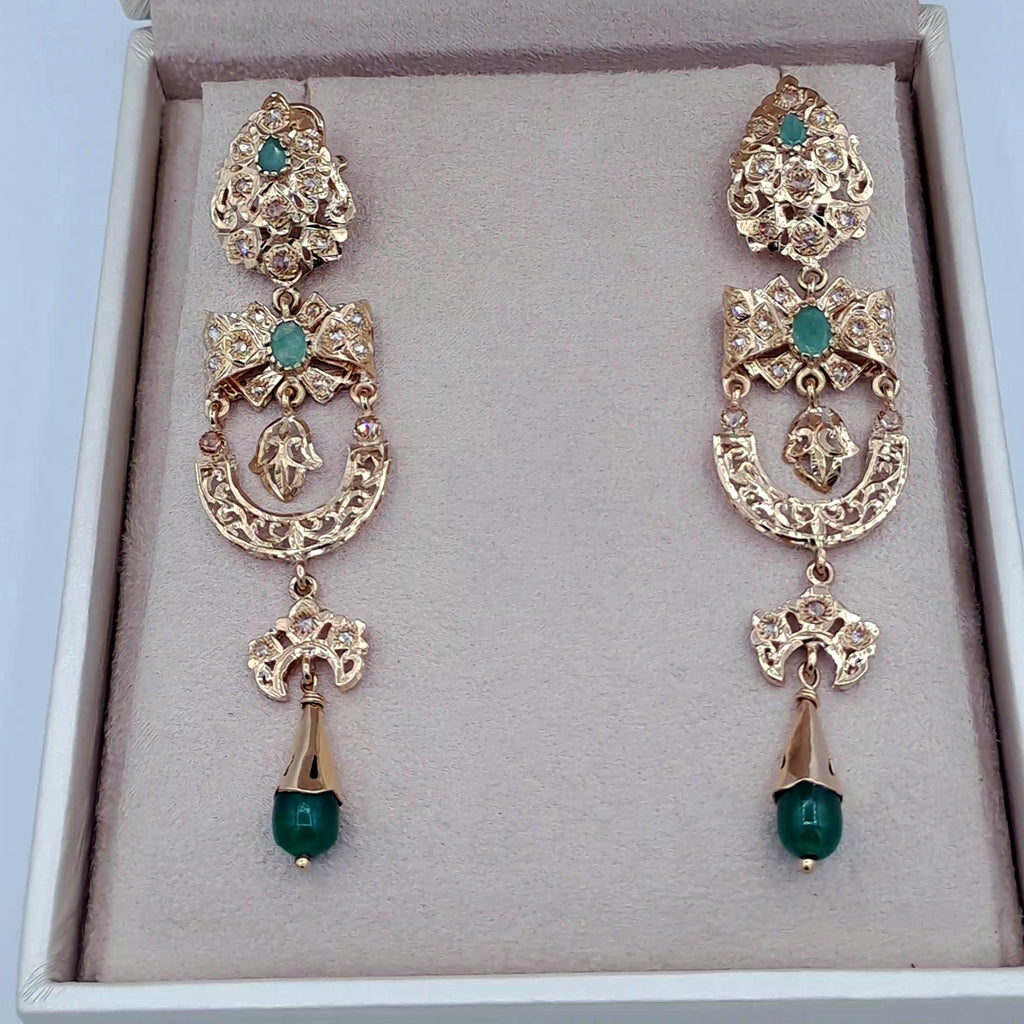 Boucles d'Oreilles Pendantes Beldi Ajourées Or Rose - Serties de Pierres Vertes Synthétiques – or 18 carats | Tariki