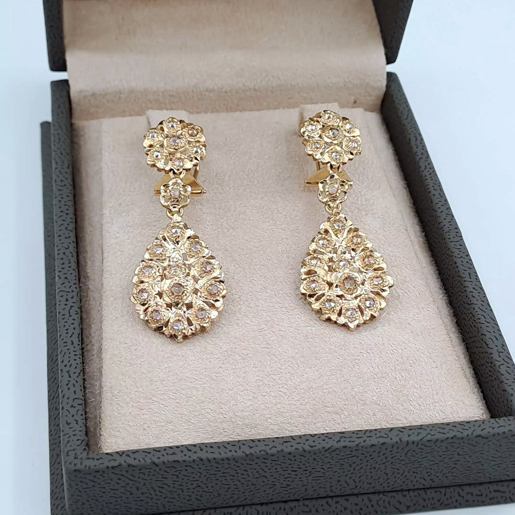 Boucles d'Oreilles Pendantes Beldi Rosaces Ajourées Or Jaune - Serties de Pierres Synthétiques – or 18 carats | Tariki