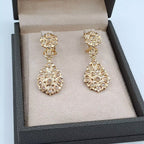 Boucles d'Oreilles Pendantes Beldi Rosaces Ajourées Or Jaune - Serties de Pierres Synthétiques – or 18 carats | Tariki