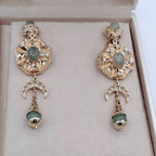 Boucles d'Oreilles Pendantes Beldi Rosaces Or Rose - Croissants et Pierres Vertes Synthétiques – or 18 carats | Tariki
