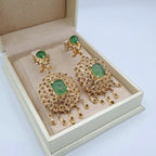Boucles d'Oreilles Pendantes Beldi Rosaces Or Rose - Pierres Vertes, Serties – or 18 carats | Tariki