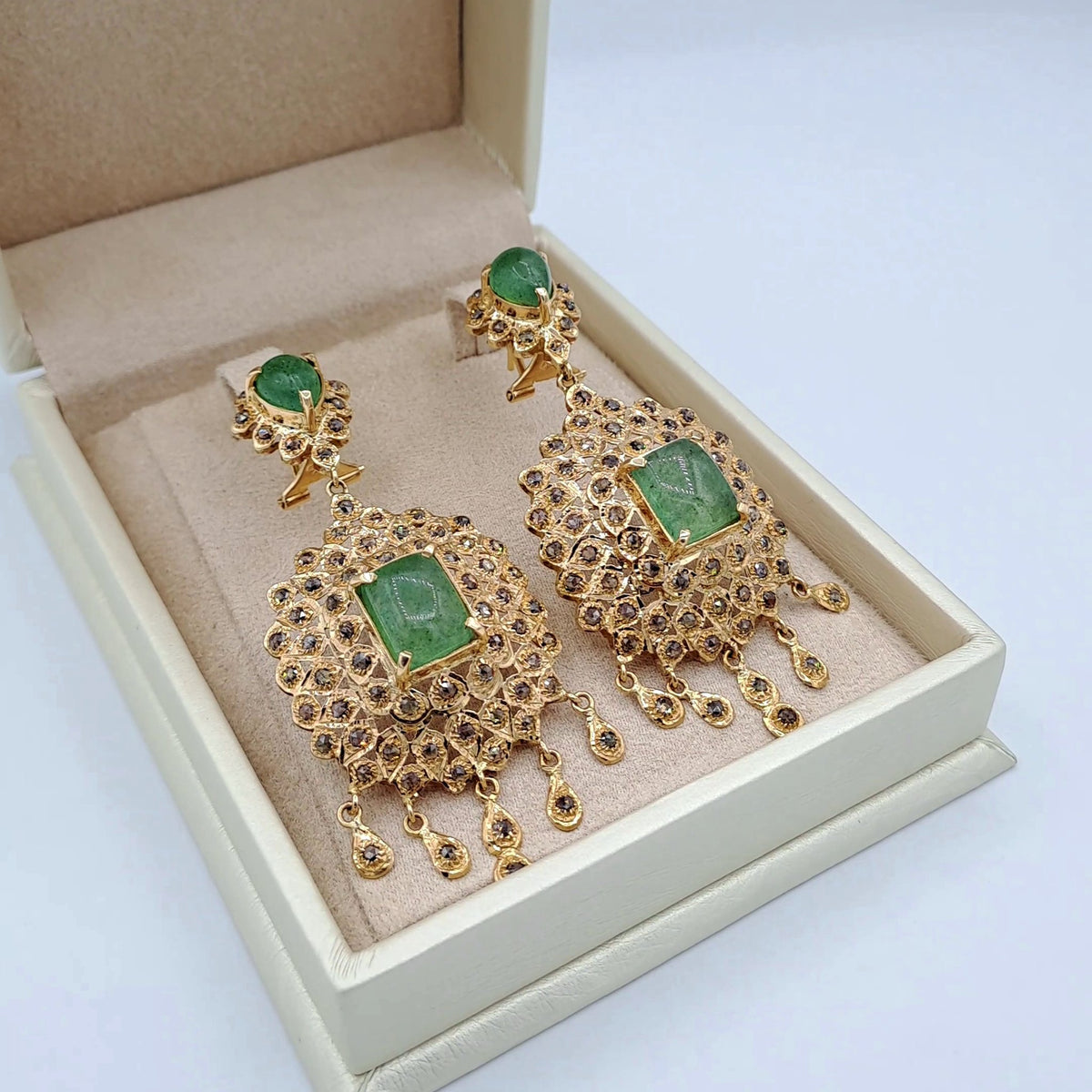 Boucles d'Oreilles Pendantes Beldi Rosaces Or Rose - Pierres Vertes, Serties – or 18 carats | Tariki