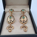 Boucles d'Oreilles Pendantes Beldi Rosaces Or Rose - Serties, Croissants et Pierres Vertes – or 18 carats | Tariki