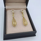 Boucles d'Oreilles Pendantes Gouttes Ajourées Or Jaune - Serties de Pierres – or 18 carats | Tariki