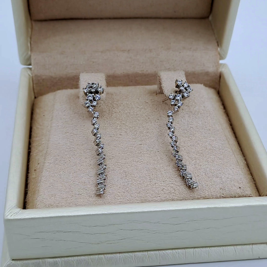Boucles d'Oreilles Pendantes Or Blanc - Rangées de Pierres Serties – or 18 carats | Tariki