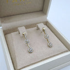 Boucles d'Oreilles Pendantes Or Jaune - Motifs Ronds Pavés de Pierres – or 18 carats | Tariki
