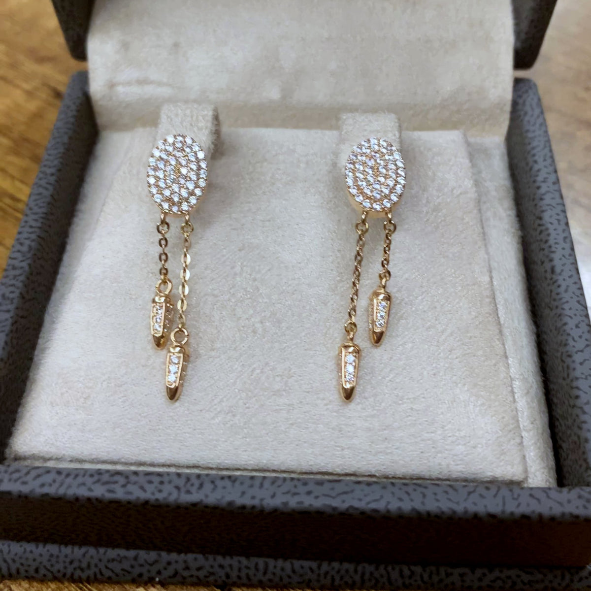 Boucles d'Oreilles Pendantes Or Rose - Ovales Pavés et Chaînettes – or 18 carats | Tariki