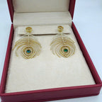 Boucles d'Oreilles Pendantes Plumes de Paon Or Jaune - Serties de Pierres, Pierres Vertes – or 18 carats | Tariki