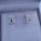Boucles d'Oreilles Puces Carrées Or Jaune - Serties, Pierre Verte – or 18 carats | Tariki