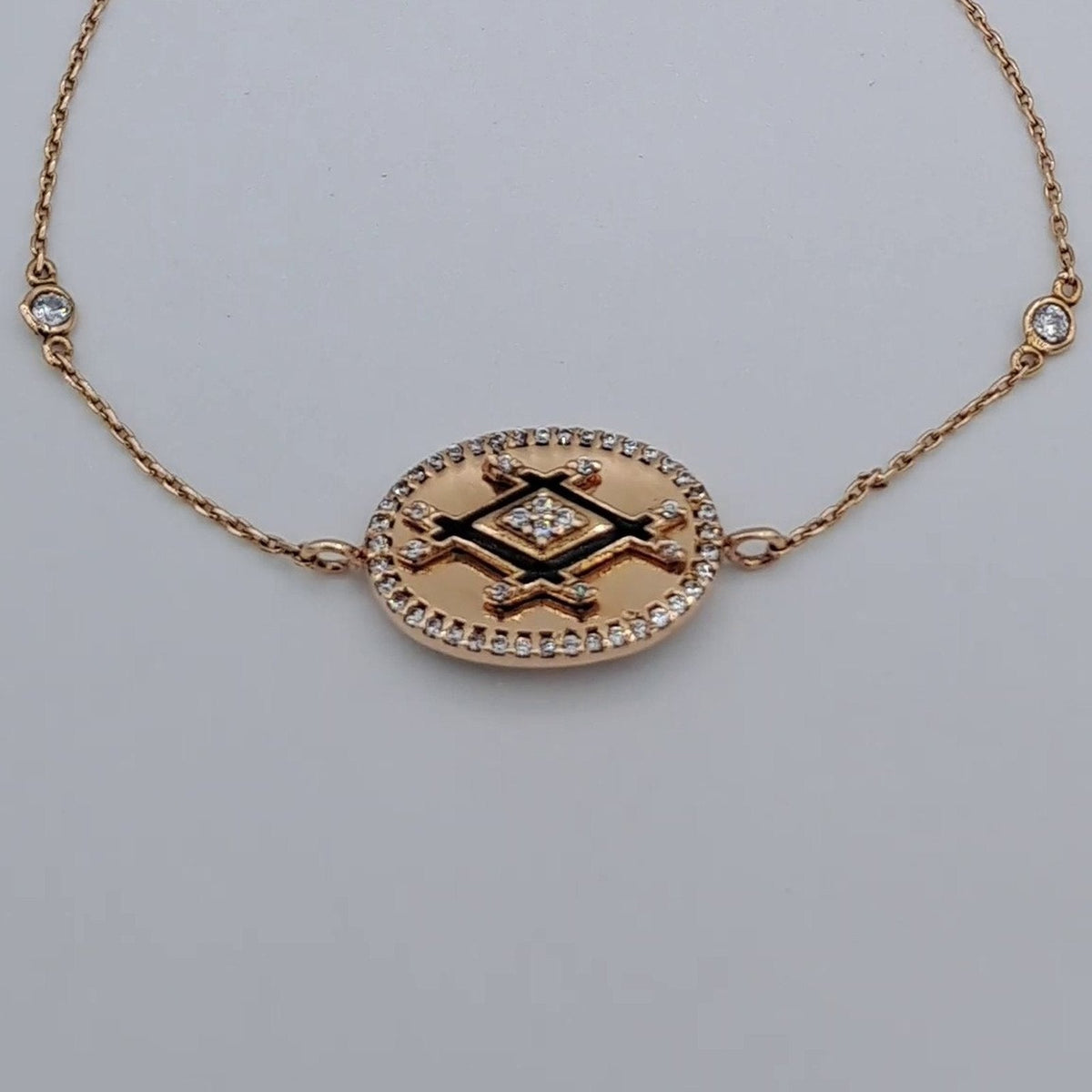 Bracelet Chaîne Or Rose - Médaille Ovale Sertie – or 18 carats | Tariki