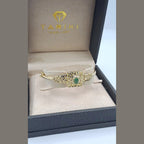 Bracelet Jonc Beldi Ajouré Or Jaune - Serti de Pierres, Pierre Verte – or 18 carats | Tariki
