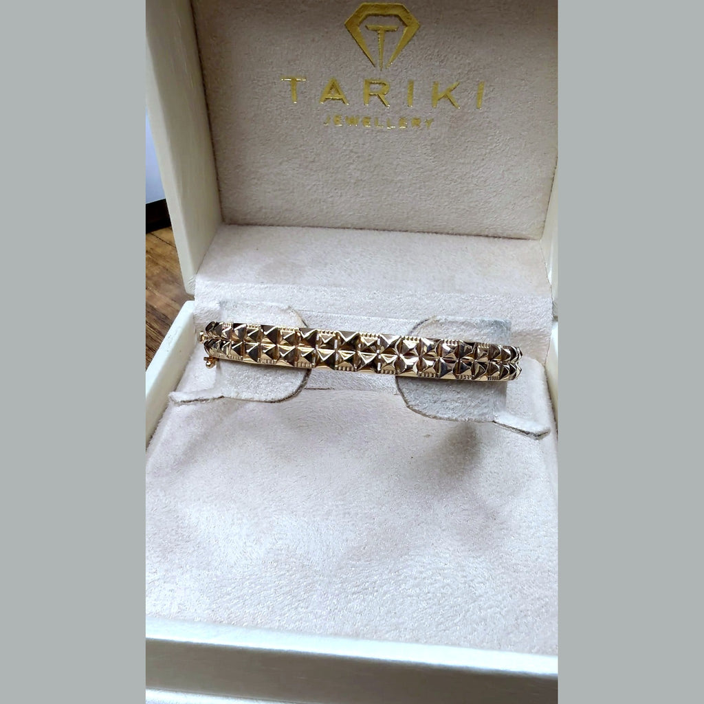 Bracelet Jonc Clouté Or Rose - Serti de Pierres, Motif Clash – or 18 carats | Tariki