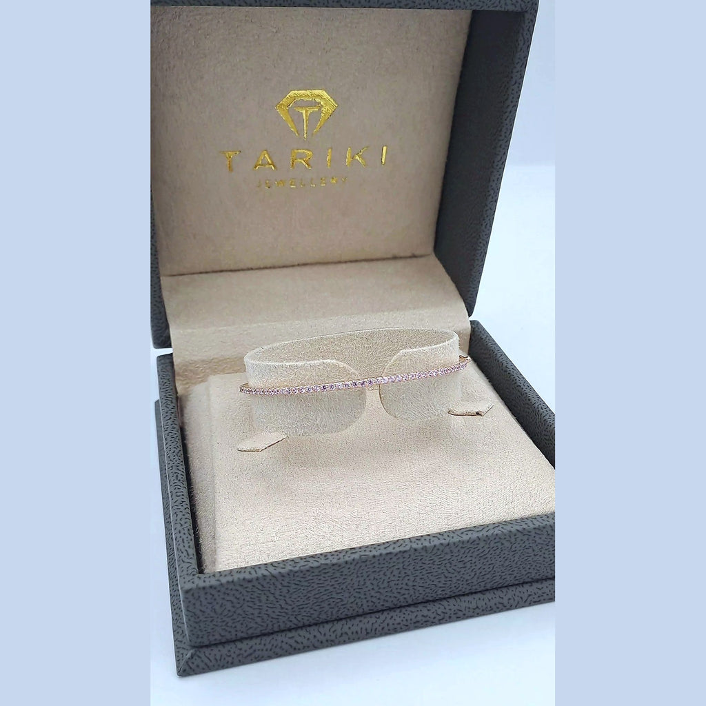 Bracelet Jonc Fin Or Rose - Rangée de Pierres Roses Serties – or 18 carats | Tariki
