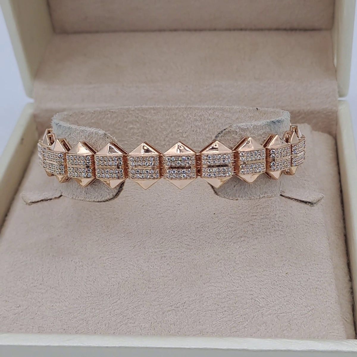Bracelet Jonc Large Or Rose - Pyramides Pavées de Pierres – or 18 carats | Tariki