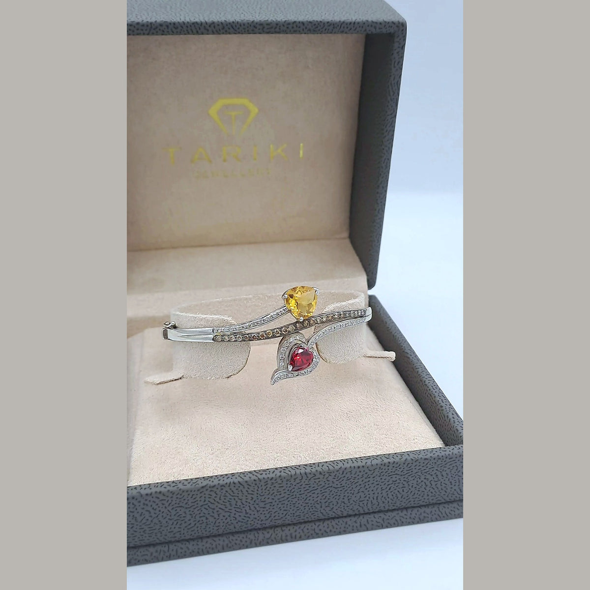 Bracelet Jonc Or Blanc - Serti de Pierres, Cœurs Jaune et Rouge – or 18 carats | Tariki