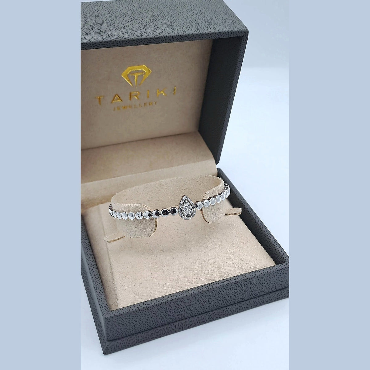 Bracelet Jonc Or Blanc - Serti de Pierres, Poire Centrale – or 18 carats | Tariki