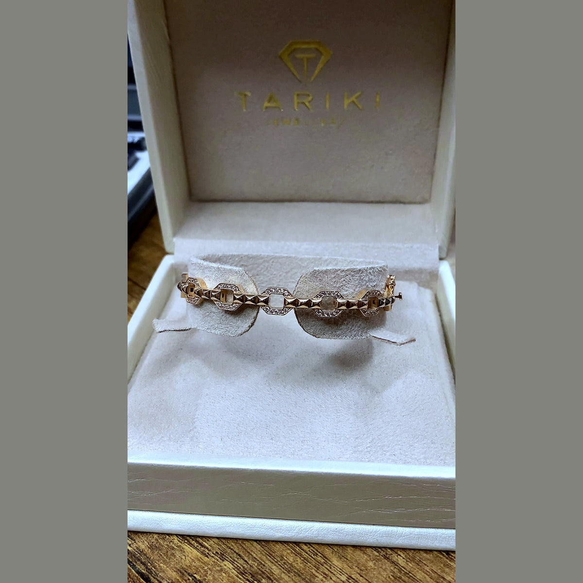 Bracelet Jonc Or Rose - Motifs Ronds Sertis de Pierres – or 18 carats | Tariki