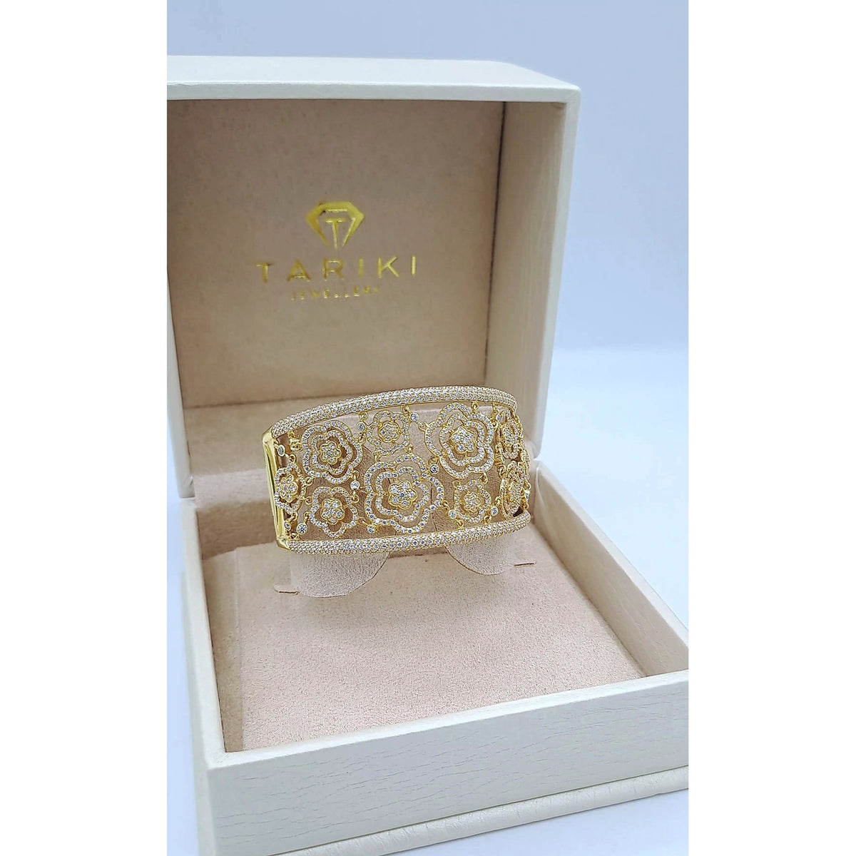 Bracelet Manchette Fleurs Ajourées Or Jaune - Sertie de Pierres – or 18 carats | Tariki