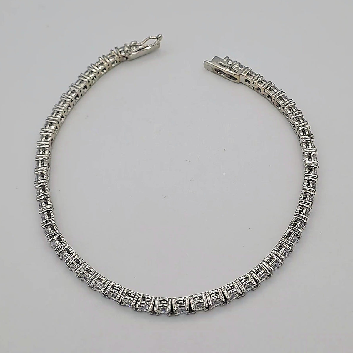 Bracelet Rivière Or Blanc - Serti de Pierres – or 18 carats | Tariki