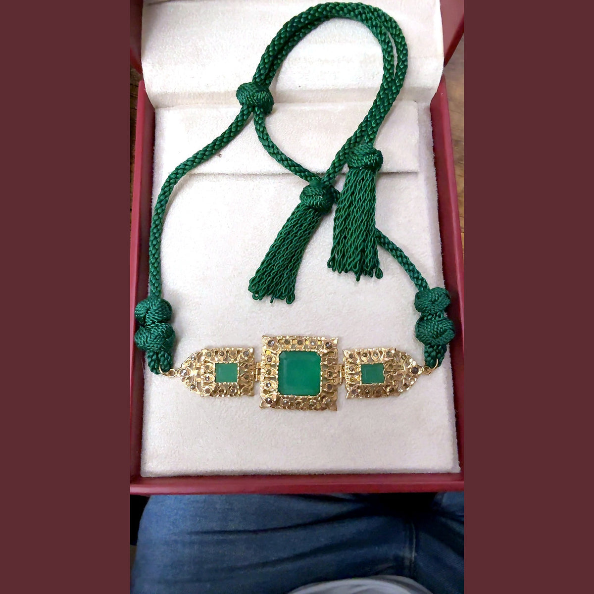 Choker Majdoul Cordon Vert Or Rose - Trois Plaques Serties de Pierres Vertes – or 18 carats | Tariki