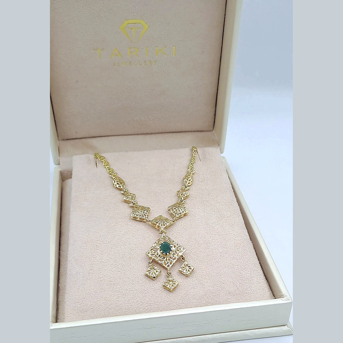 Collier Beldi Ajouré Or Jaune - Pendentif Serti de Pierres, Pierre Verte – or 18 carats | Tariki
