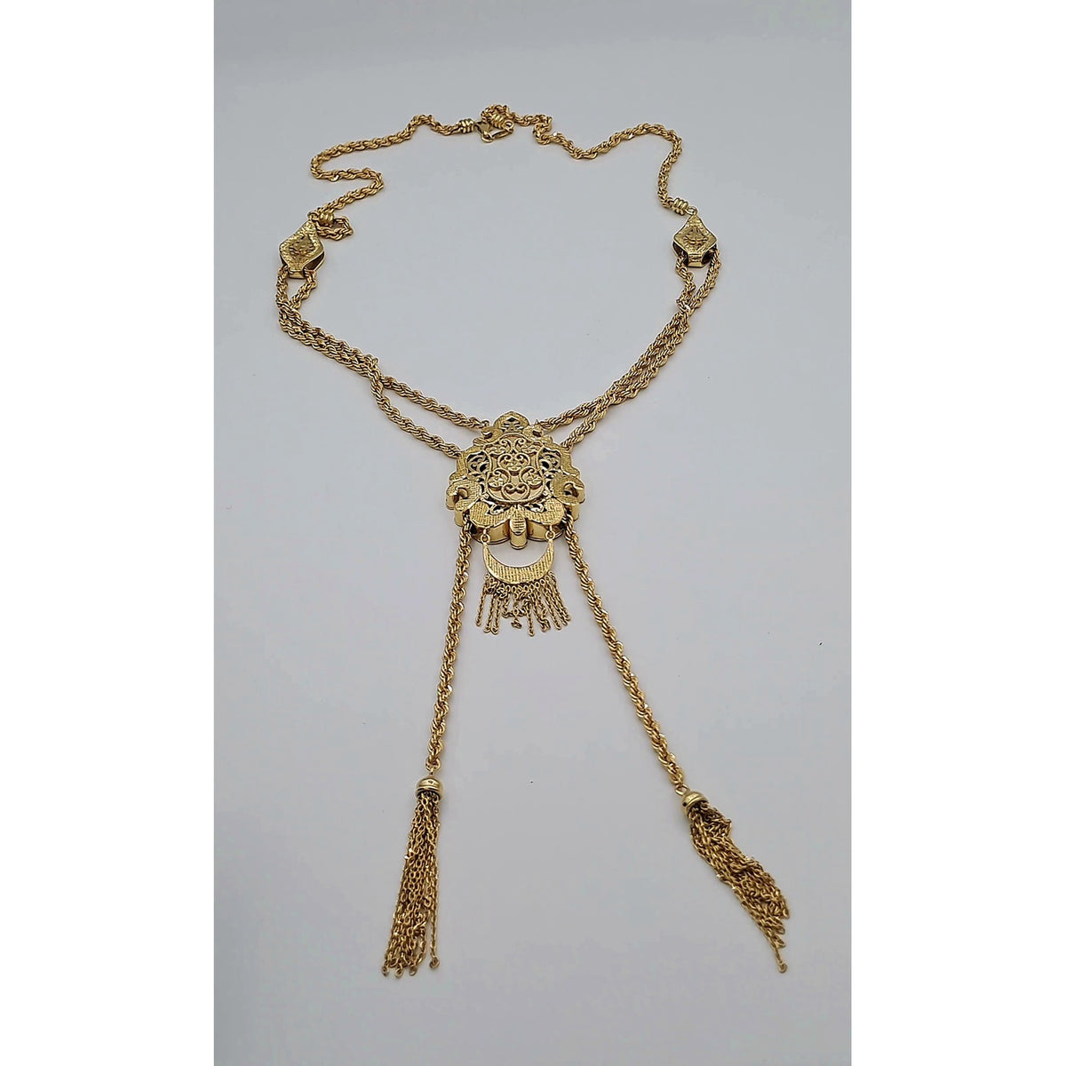 Collier Cravate Boulhya Or Jaune - Pendentif Ajouré, Pompons – or 18 carats | Tariki