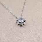 Collier Or Blanc - Pendentif Rond Halo Serti – or 18 carats | Tariki