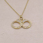Collier Or Jaune - Pendentif Menottes Serties de Pierres – or 18 carats | Tariki