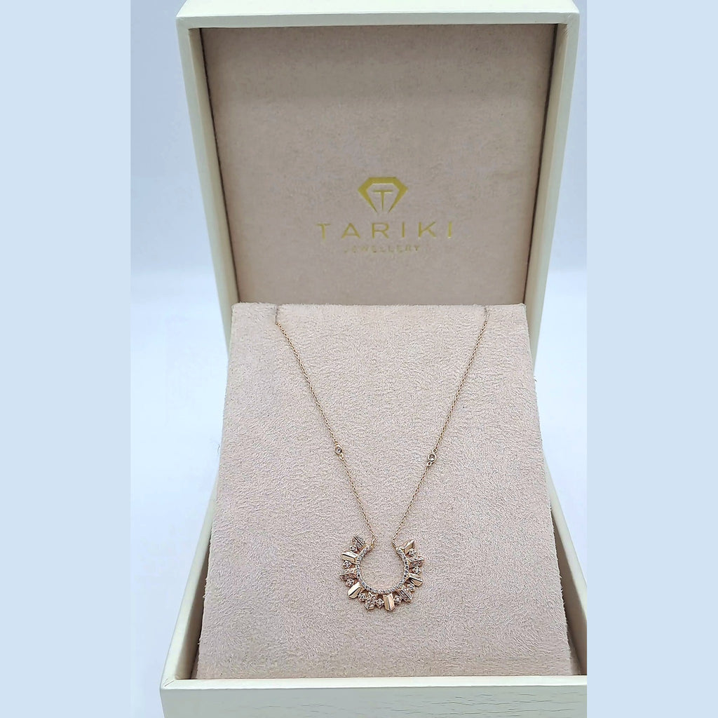 Collier Or Rose - Pendentif Demi-Cercle Serti de Pierres Baguettes – or 18 carats | Tariki
