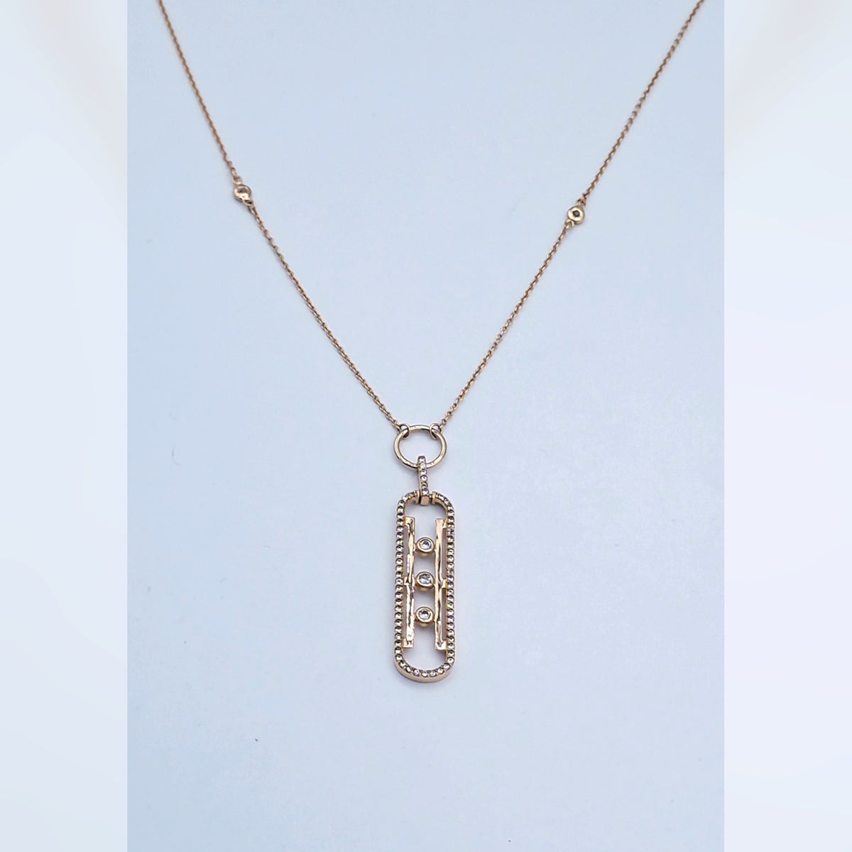 Collier Or Rose - Pendentif Ovale Allongé Ajouré Serti de Pierres – or 18 carats | Tariki