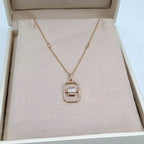 Collier Or Rose - Pendentif Rectangulaire Serti, Pierres Baguettes – or 18 carats | Tariki