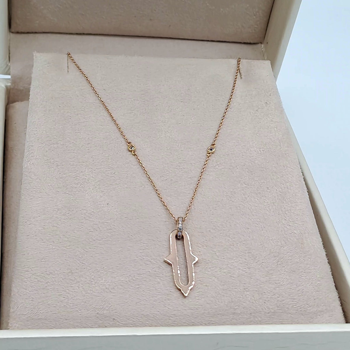 Collier Or Rose - Pendentif Symbole Amazigh Serti de Pierres – or 18 carats | Tariki